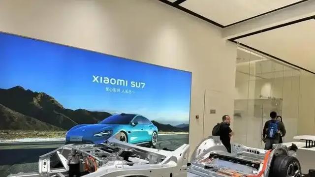 美国人疯狂抢购小米汽车！想拆解做成教科书？