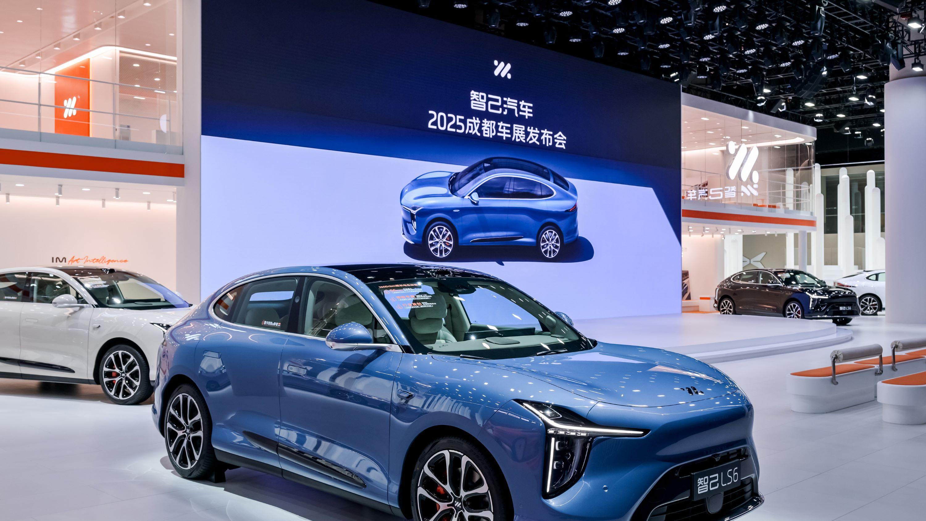 新一代智己LS6亮相成都车展 爆款实力引领智能SUV新潮流