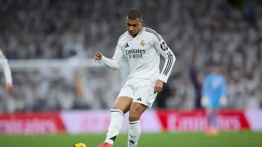 西甲焦点战：皇马1-1马竞，榜首之争悬念继续