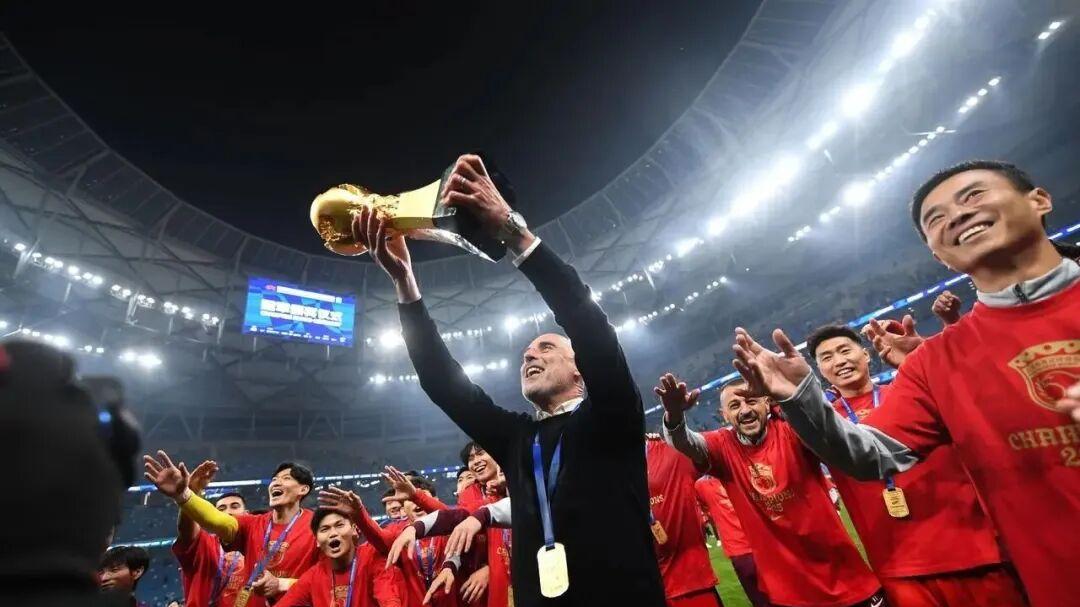 又一功勋落幕！38岁于汉超退役转型教练，恒大黄金一代仅剩4人坚守