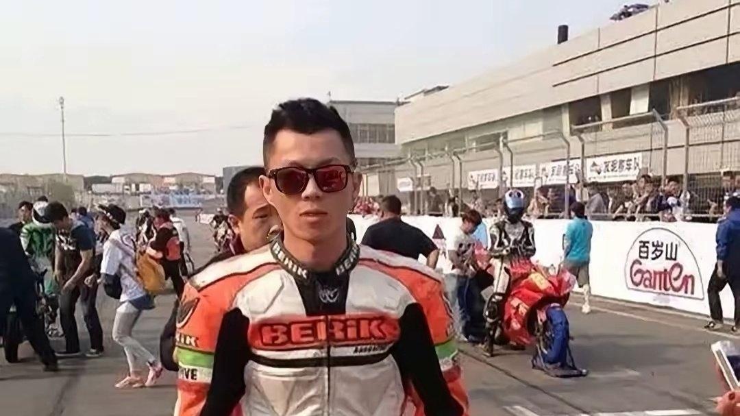 半个娱乐圈沦陷？税务部门通报，1818名明星网红被查，已补税15亿