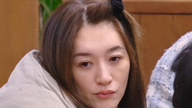 看“奶奶”们年轻时旧照，才知李小冉在她们面前，没恃靓行凶资本