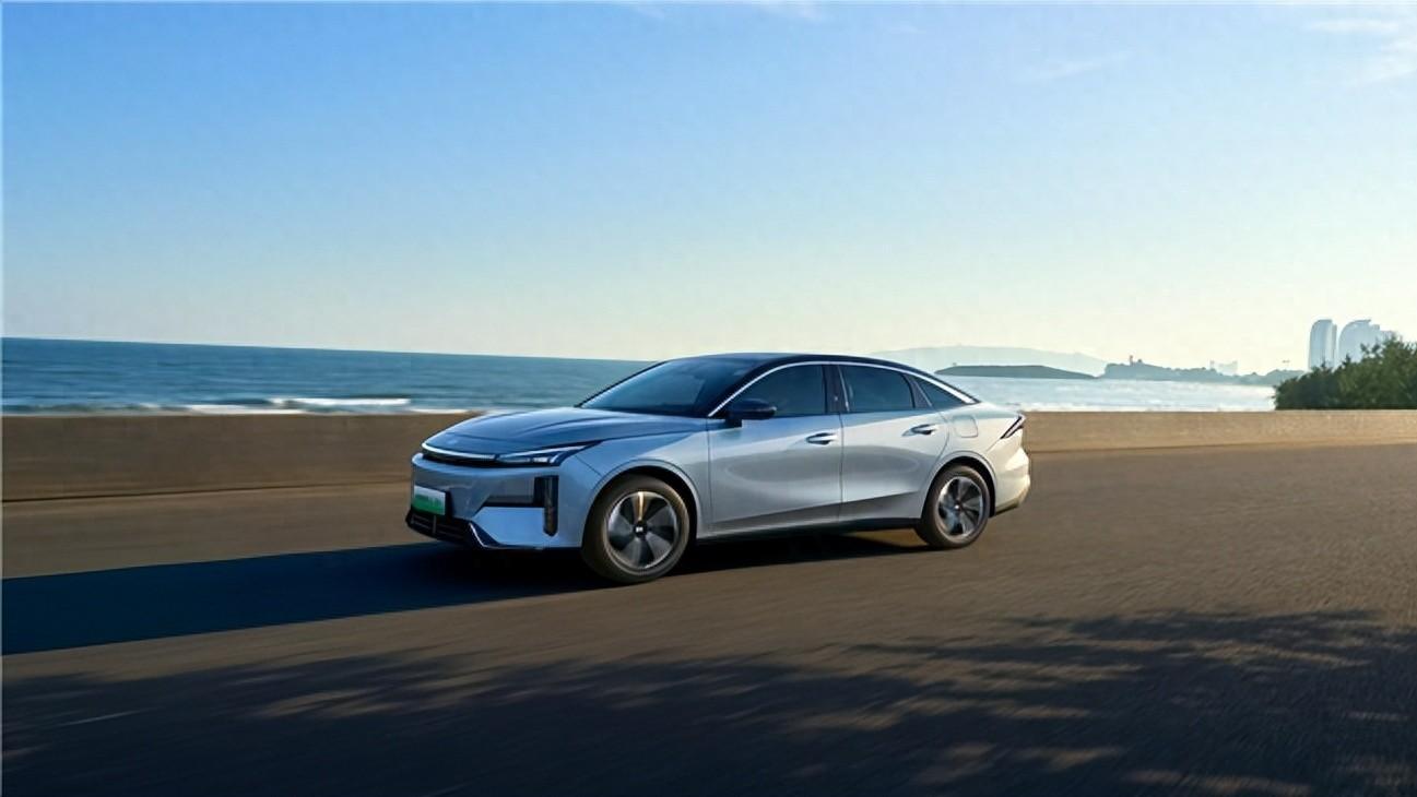 全维度安全保障，7.78万起的银河L6 EM-i让家庭出行更安心