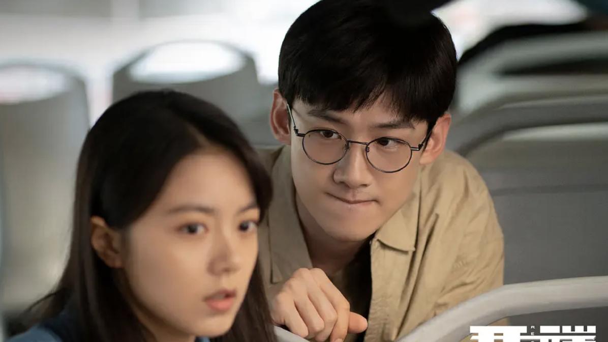 国庆档前夕，白敬亭凭借这个赛道“悄悄”地又赢麻了！