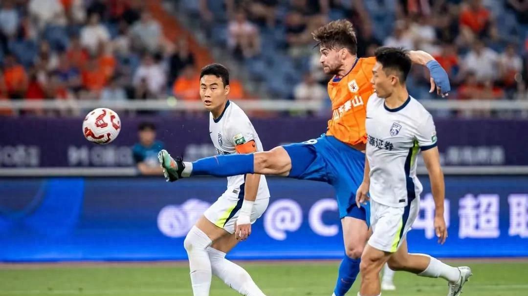 泰山3: 1武汉 成都5: 0深圳 中超最新积分榜：4+7+3+2格局十分清晰