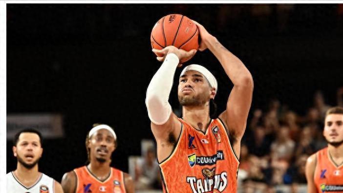 媒体人曝澳洲NBL2.1米中锋将加盟CBA，新疆或山西二选一