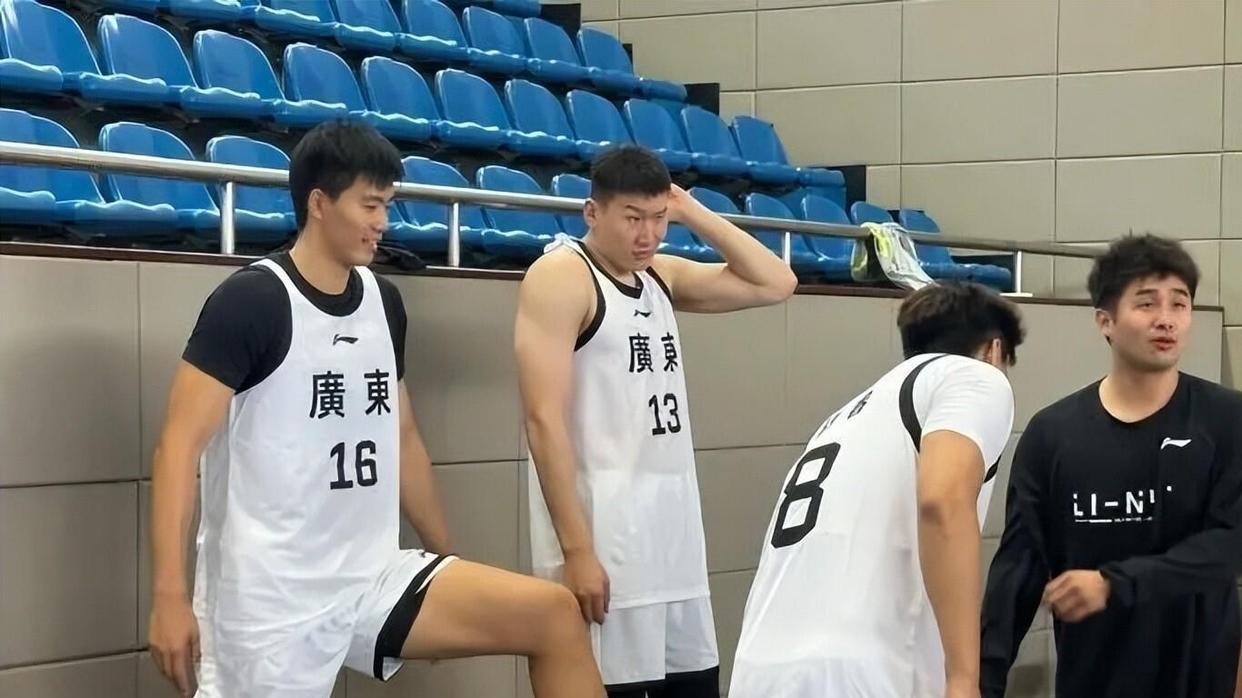 广东男篮收俩本土硬茬 崔永熙焦泊乔康复过了关键坎