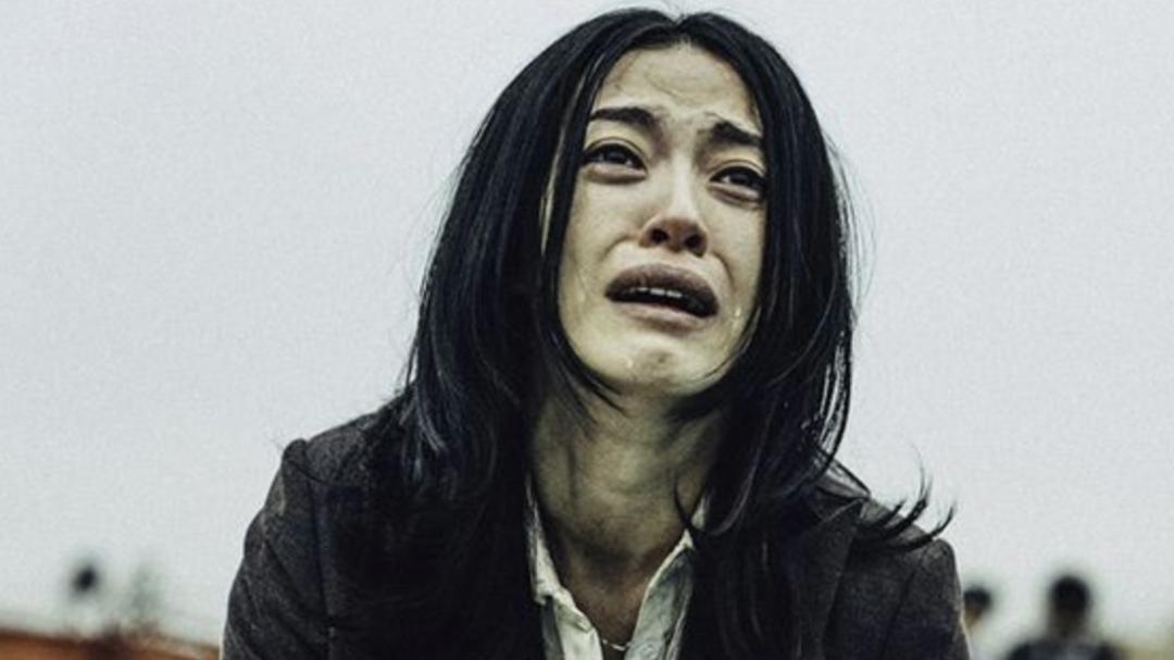 我16岁寄住在姑婆家10年，姑婆年迈生病，我只好辞去工作照顾她，她走后留下一封遗书，我失声痛哭