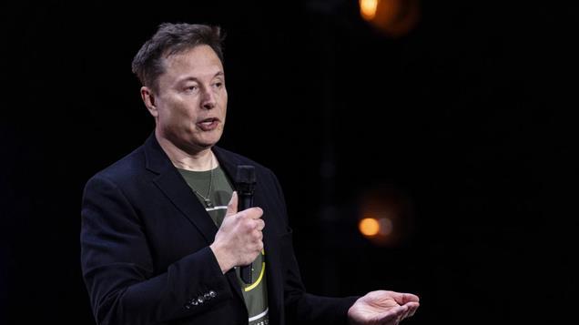 汽车蓄意撞人，马斯克干预德国内政，特朗普上任前，西方乱象频生