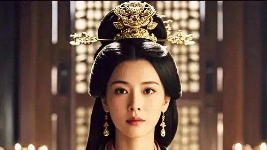 从舞姬到太后：赵姬痴迷嫪毐的真相，藏着古代女性致命的权力困境