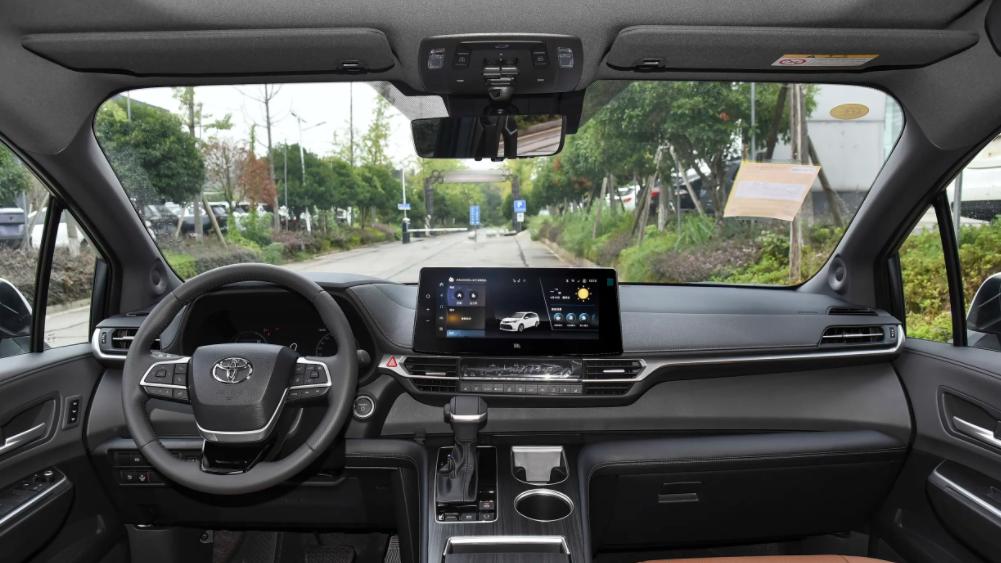 空间够大宜商宜家，丰田赛那配置分析，家用就该这么选