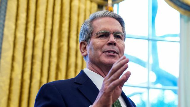 没等到加供稀土消息，特朗普登机访华前，决定把中方交代的事办了