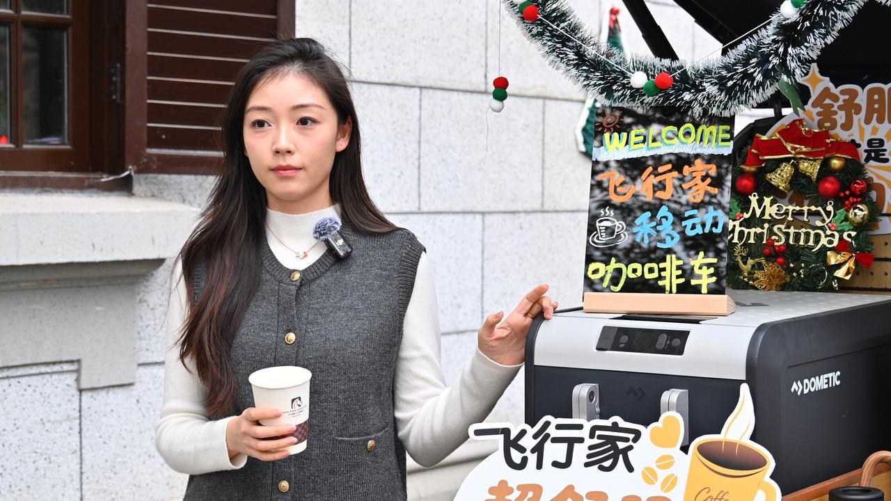 圣诞逛街偶遇林肯咖啡车，这份惊喜我能炫一年