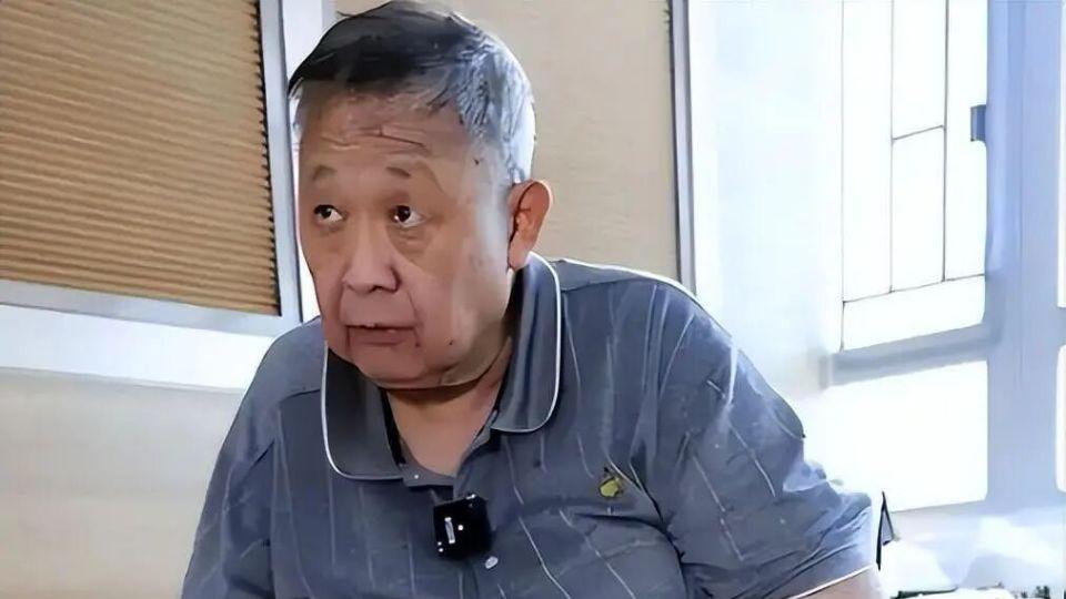 他出轨小30岁保姆，抛弃发妻4个孩子，如今77岁独居养老院晚景凄凉
