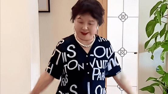 盛海琳60岁冒死生双胞胎，72岁被骗190万丈夫离世，如今扛起一切