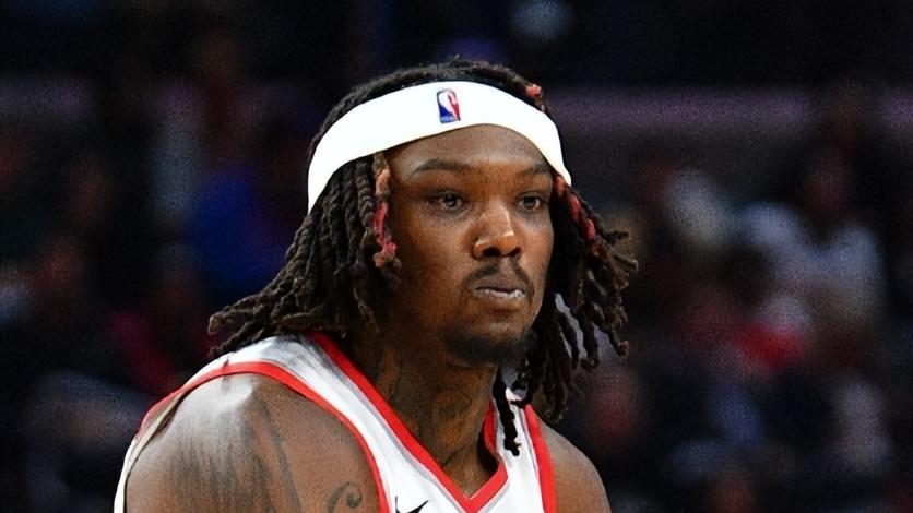 里夫斯空砍30+难救主！杨瀚森地位不保，开拓者新星16+14强势上位