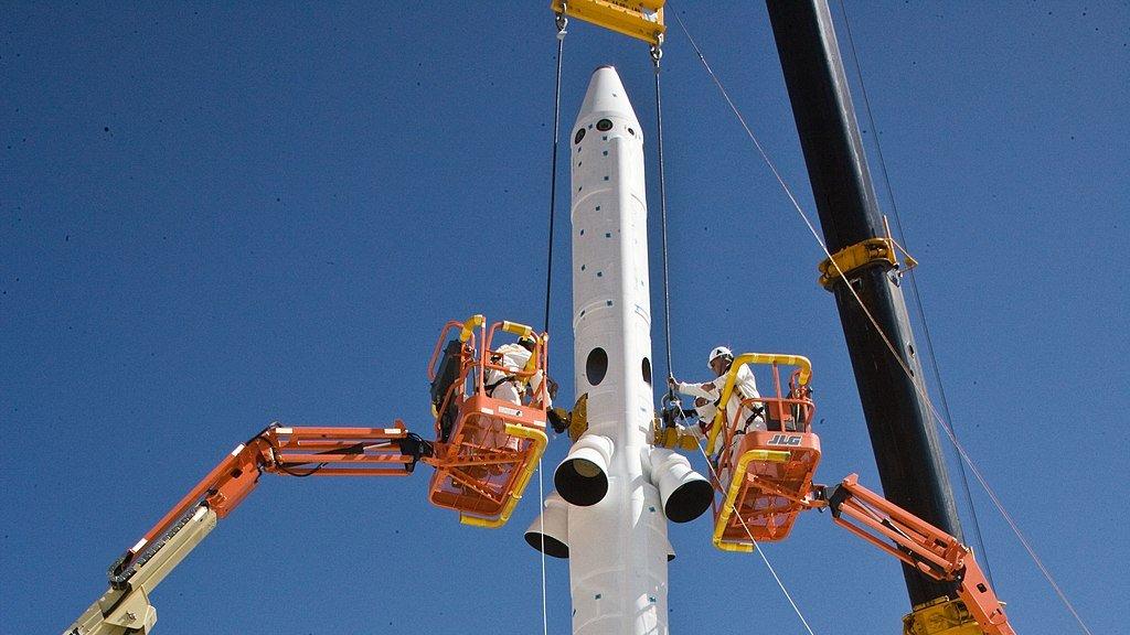 神舟二十二号发射时间确定，只载货不载人，还需要安装逃逸塔吗？