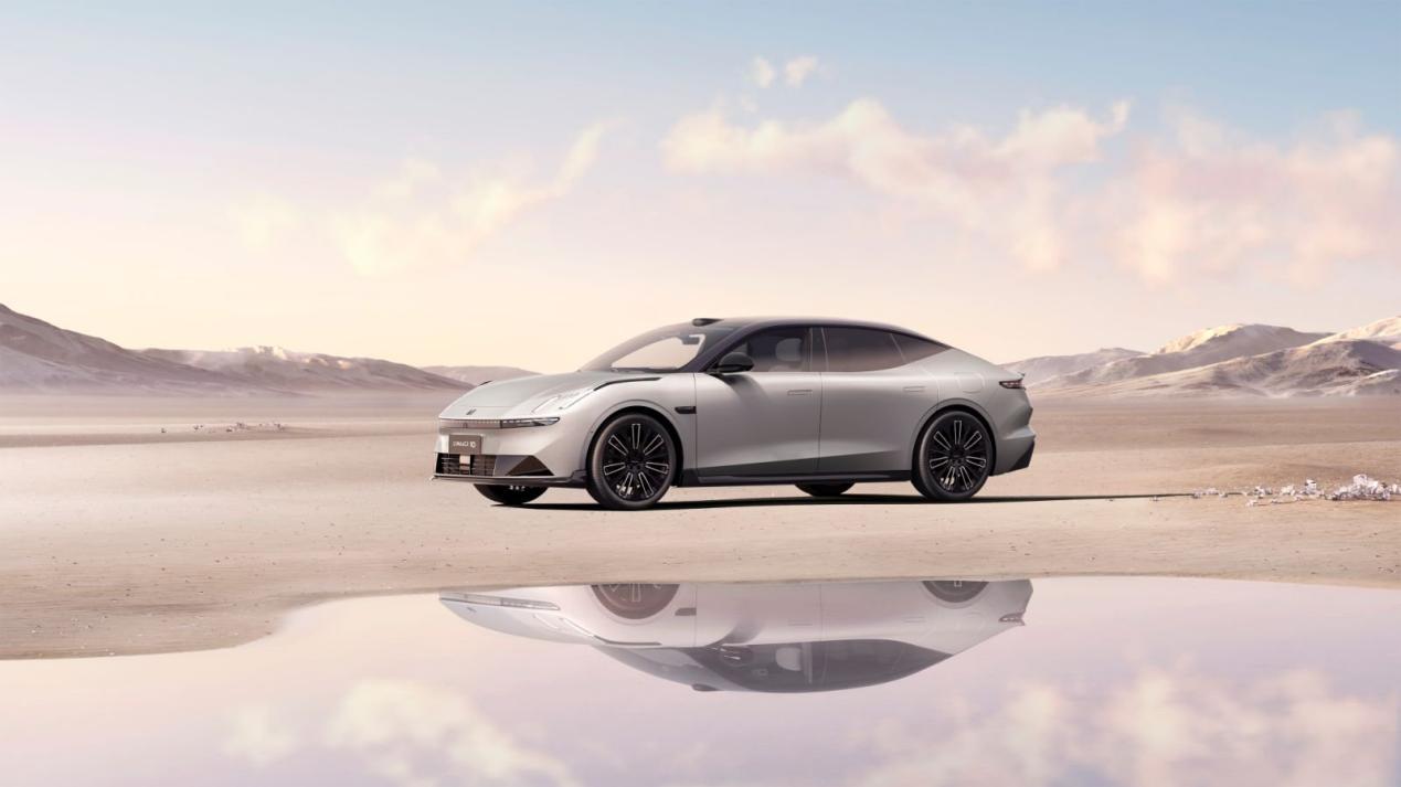 混动轿车也能有驾驶乐趣，领克10 EM-P自带着赛道基因