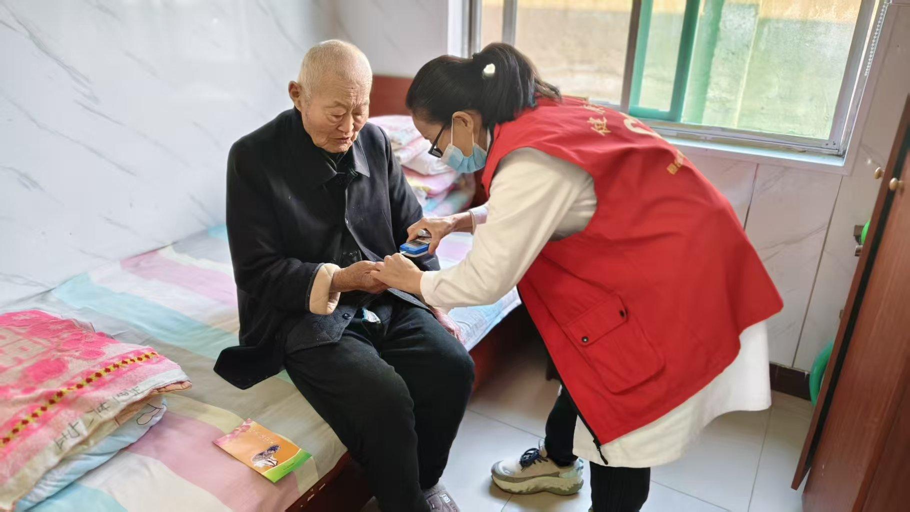 桓台县马桥镇陈庄卫生院：“医”心守护夕阳红