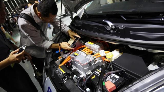 混动车主的噩梦：电池寿命不到5年？4S店换电池报价让人腿软