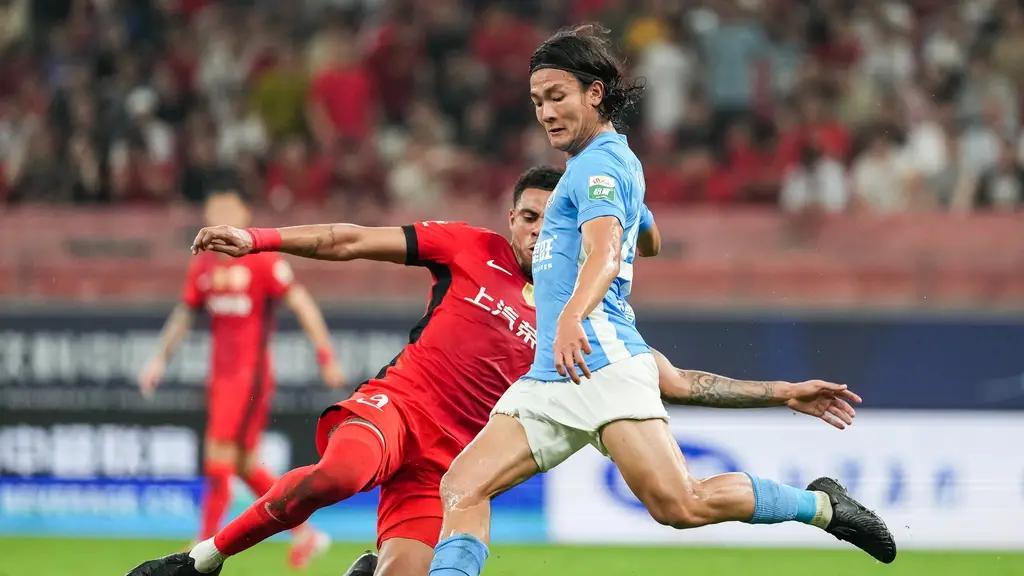 李新翔传射建功蒯纪闻献助攻 上海海港 3-0 完胜大连英博！