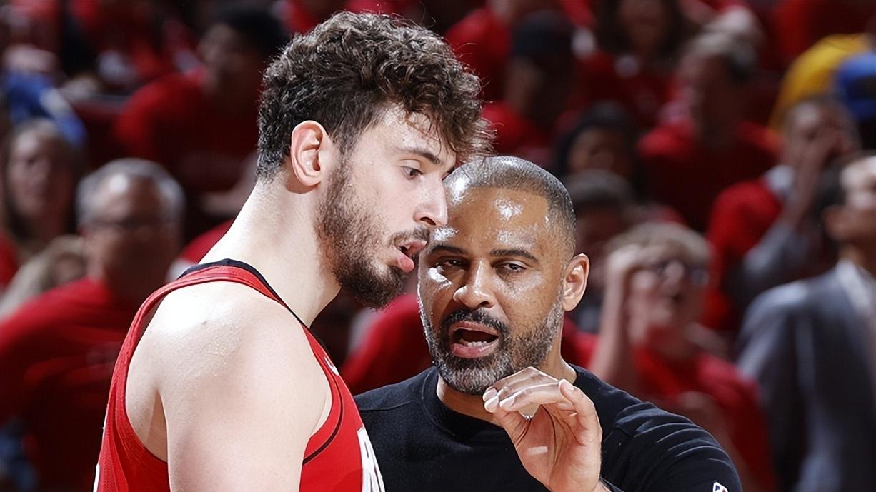 39分15板10助！33分10板10助！NBA神级纪录诞生，乌度卡面临重罚