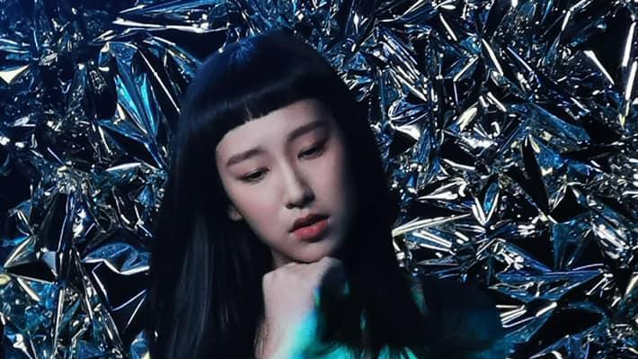 炎明熹新闻女王2片尾曲被换，网传千万酬金加盟内娱公司