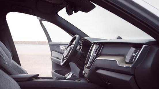 为什么说沃尔沃XC60时尚又保守？靠谱的车，26.9万就能拥有