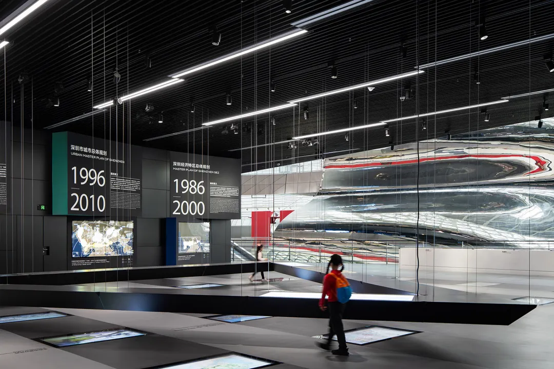 “可读、可玩、可感”的沉浸式观展空间 - 深圳市当代艺术与城市规划馆改造升级 / PILLS工作室