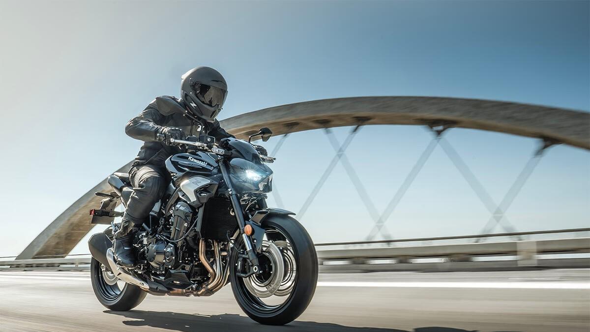 川崎Z900焕新上市，纯进口四缸，117.3匹马力，配置很全