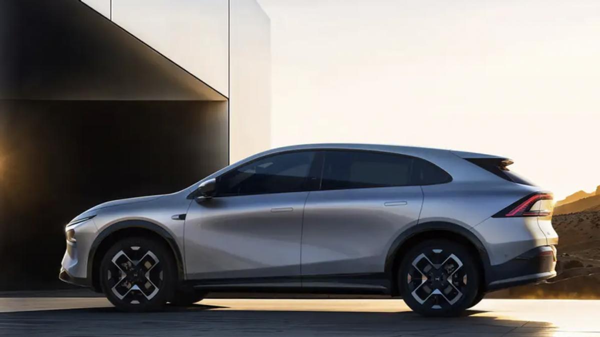 小鹏G7确定下周亮相，“追光全景”抬头显示来尝鲜