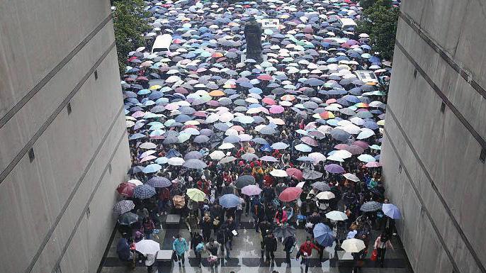 毕业3年也能算“应届生”？多地放宽标准，机会多了但也更卷了