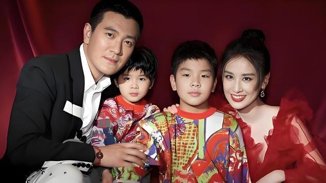杨子黄圣依离婚后再“约会”？22岁继女也跟来了，三人行相谈甚欢