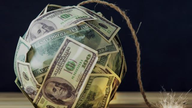 降至7600多亿，美债出现抛售潮，中方直接把话说破，对美不抱幻想