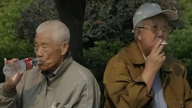 戒烟的惊人效果！研究发现：戒烟10年以上，死亡率接近从未吸烟者