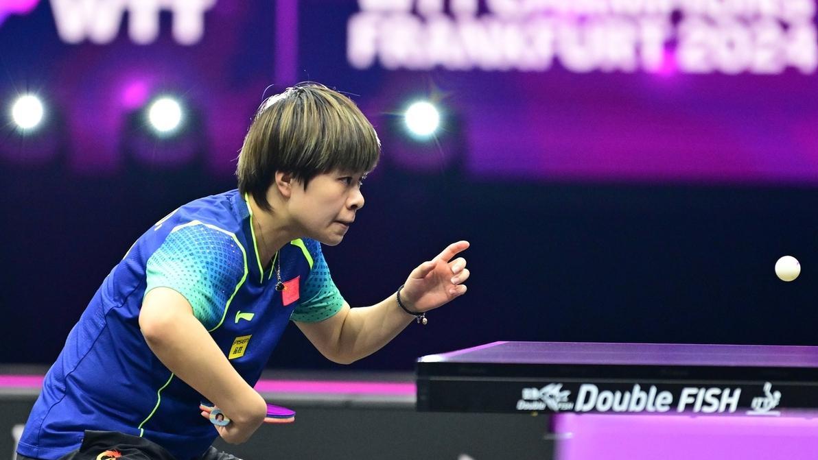 中国女排竞争对手成笑话！事关主教练，曾学师郎平，应变能力差