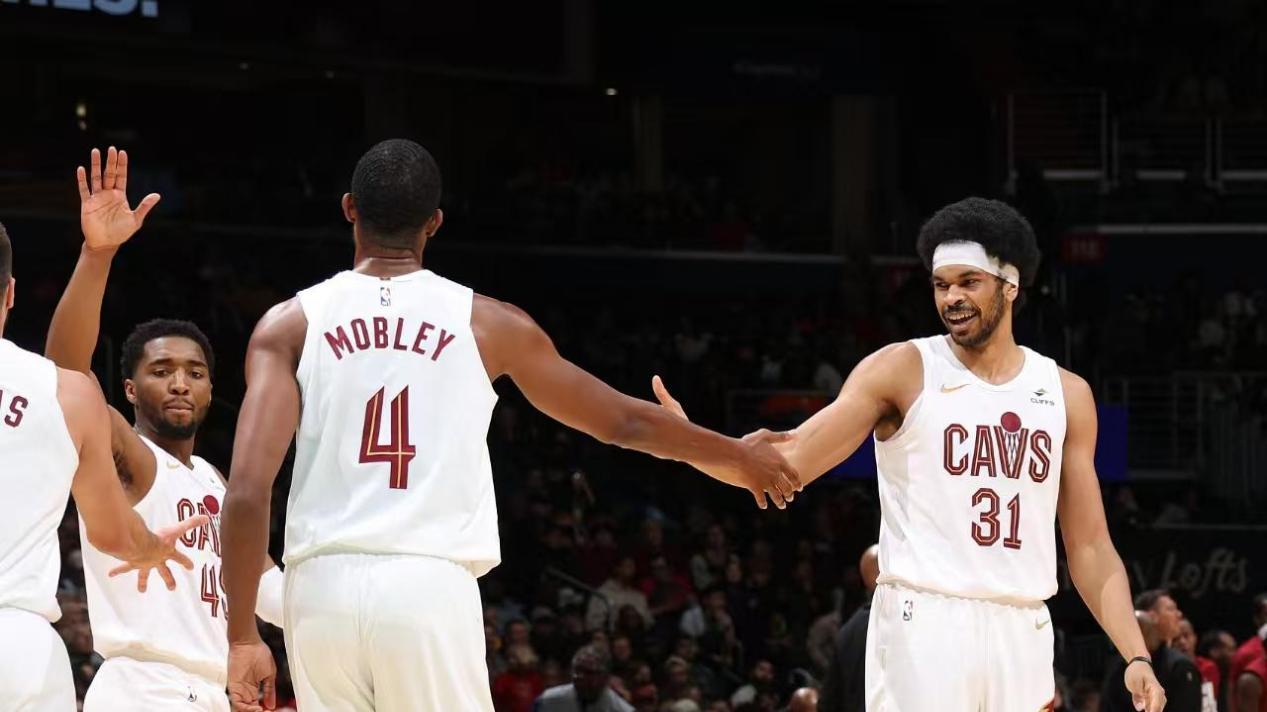 6分险胜！骑士力克灰熊，33+26+25三人立功，杰罗姆成奇兵