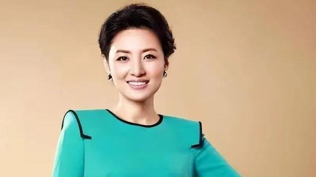 央视骄傲”周涛，和结婚12年丈夫离婚，坦言：婚姻给我全是痛苦
