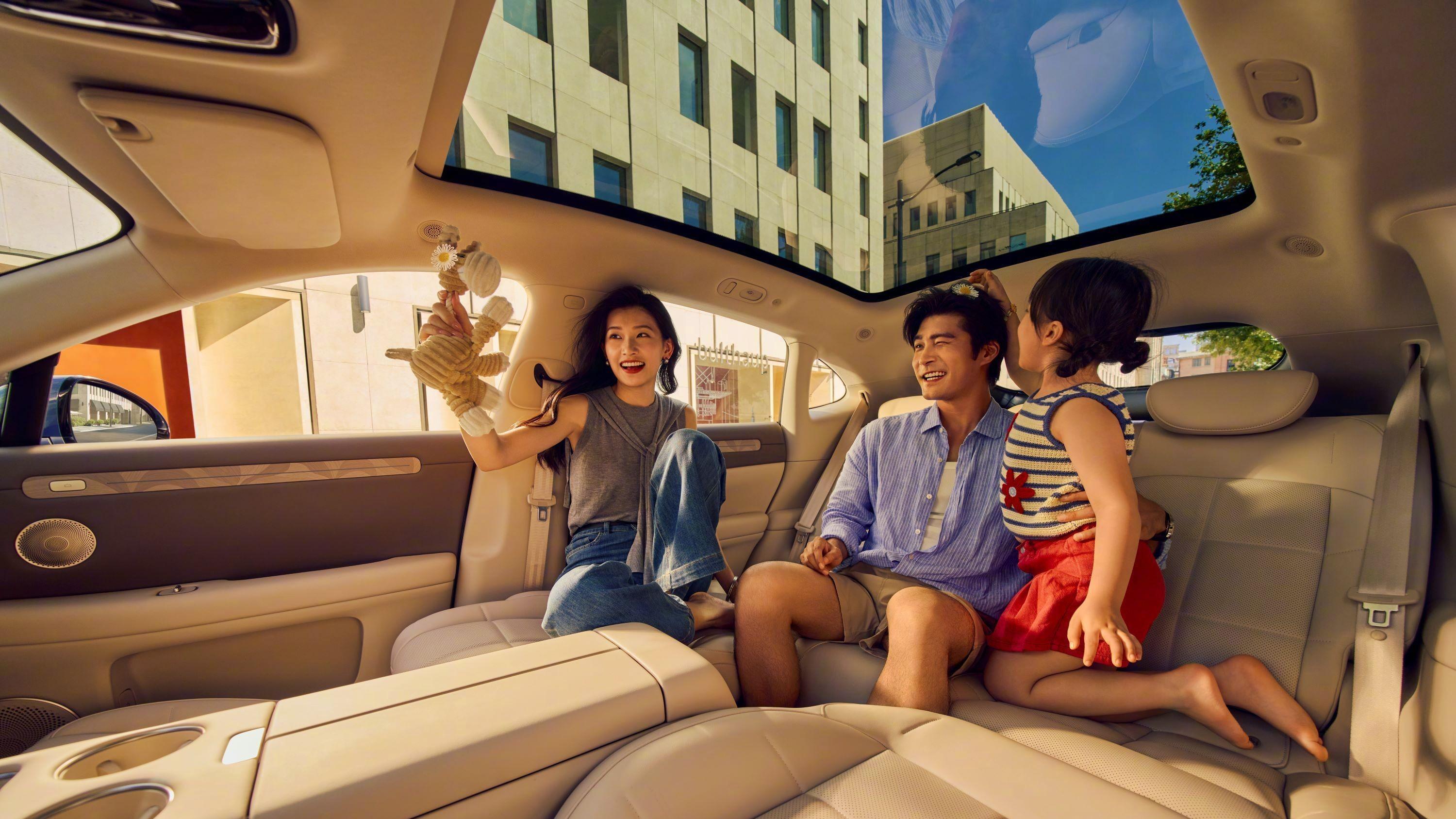 新一代智己 LS6 19.79 万起 刷新 20 万级科技大五座 SUV