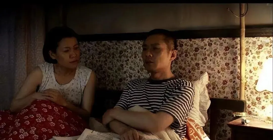 《父母爱情》：江德福这么大的官，为什么不送妹妹德华去读书反而让她在家当保姆？这竟藏着他深深的算计