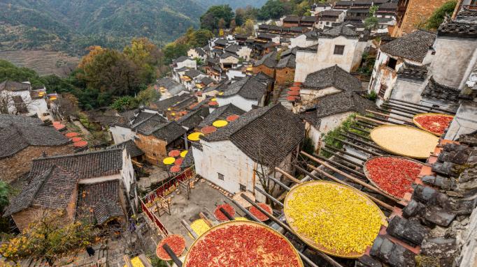 江西婺源：晒秋人家的阳光味道