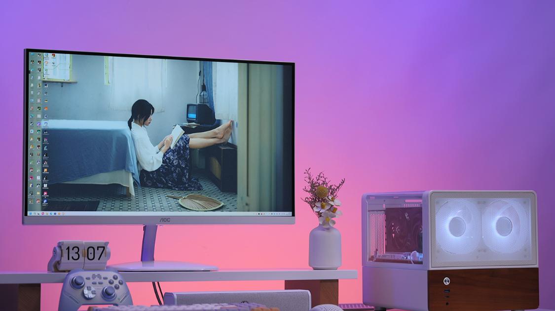 卧式双仓、23L大小的桌面全景海景房：乔思伯V12+9600X+5060装机