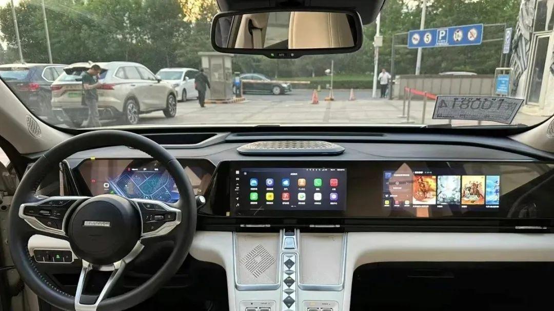 哈弗枭龙MAX预告图曝光，十几万也能玩智驾？