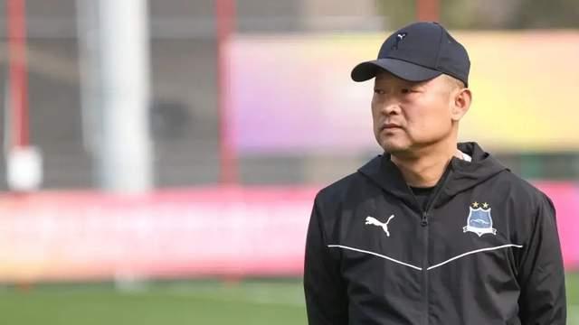 执教一年即下课！女足外教因0-8惨败出局