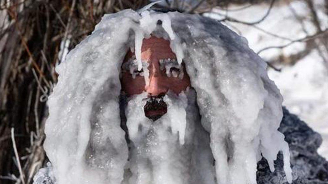 西伯利亚冻土惊现冰封巨人！解冻瞬间仪器全部失灵，军方紧急封锁