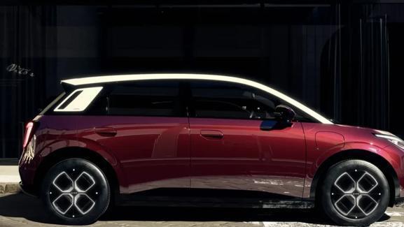 AION埃安UT展现钢筋铁骨，7万级电动小车，安全与品质的双重保障