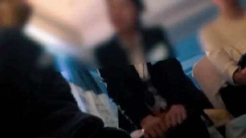 她哭着对丈夫说“我被唤醒”，然后消失…这类课程正在撕裂中国家庭