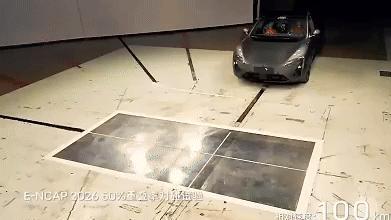 阿维塔06全球首测新欧标，高端智能电动轿车该有多安全？