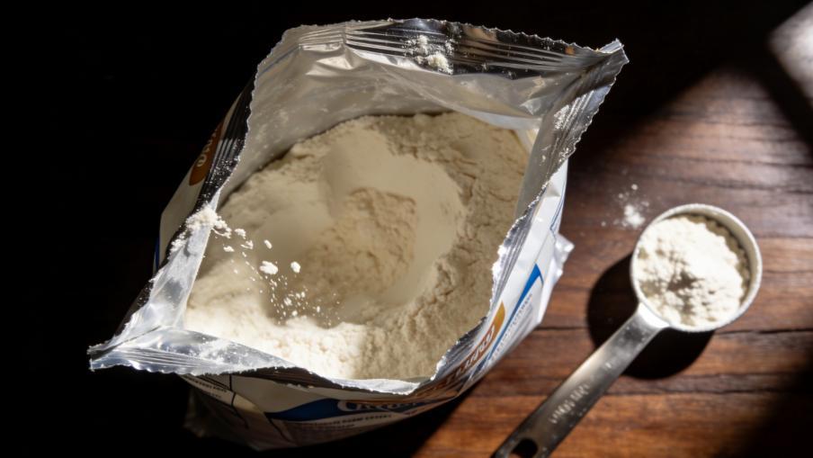 假洋奶粉案反思：“进口”标签不一定换来安全适配