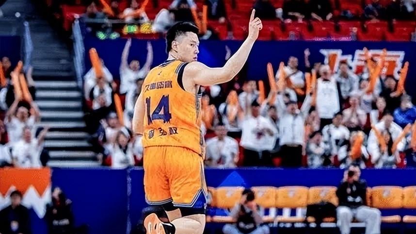 胜江苏发布会！卢伟肯定防守，回应失误，李弘权解析高效三分！